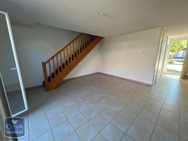 Maison à louer 3 pièces 69m² Lux (71100)