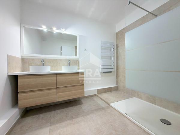 A VENDRE 84120 PERTUIS APPARTEMENT 3 PIECES D'ENVIRON 71M² AVEC BALCON ET UNE PLACE DE STATIONNEMENT