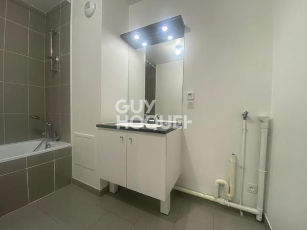 Grand T3 face à la gare !