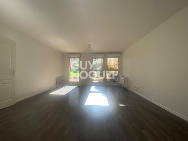 Grand T3 face à la gare !