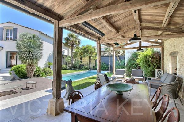Villa à vendre avec piscine - Le Bois Plage en Ré.