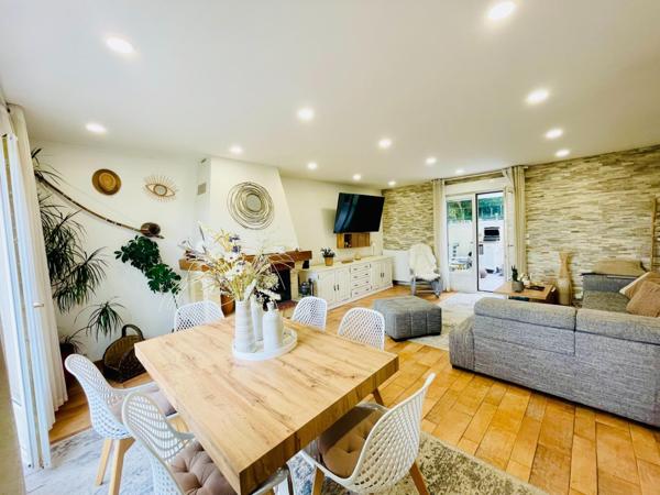 CHARMANTE MAISON INDIVIDUELLE DE 100M²  À ATHIS-MONS A 2 Minutes DE LA GARE RER C