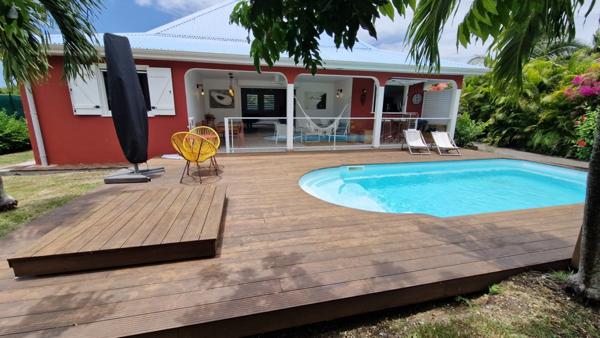 Charmante maison F4 avec piscine sur 610 m² proche plages