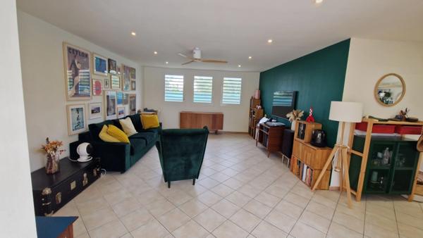 Charmante maison F4 avec piscine sur 610 m² proche plages