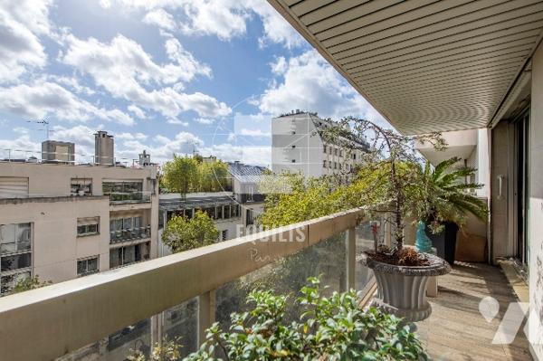 75016 - APPARTEMENT RESIDENCE SENIOR– TRAVERSANT -LUMINEUX- CALME-BALCONS – GRAND CONFORT