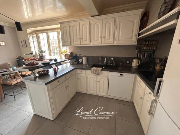 Maison de caractère rénovée 272 m² – 1h de Paris – Proche Dreux – Suite parentale d’exception – Terrain 2100 m² – Accès rapide N12