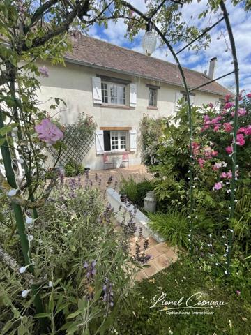 Maison de caractère rénovée 272 m² – 1h de Paris – Proche Dreux – Suite parentale d’exception – Terrain 2100 m² – Accès rapide N12