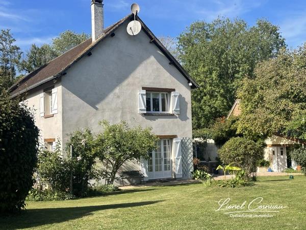 Maison de caractère rénovée 272 m² – 1h de Paris – Proche Dreux – Suite parentale d’exception – Terrain 2100 m² – Accès rapide N12