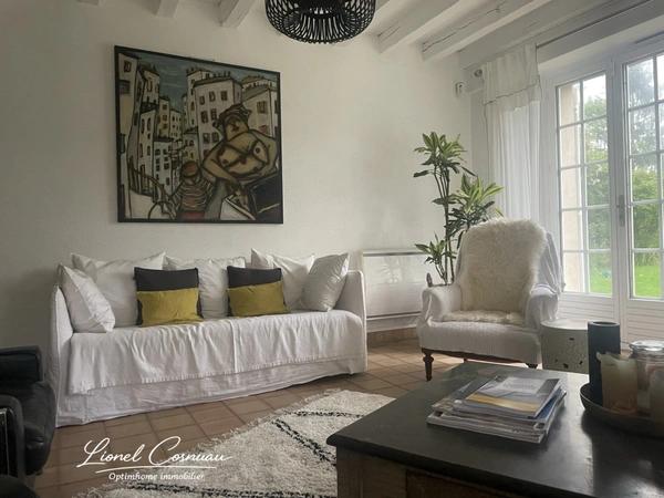 Maison de caractère rénovée 272 m² – 1h de Paris – Proche Dreux – Suite parentale d’exception – Terrain 2100 m² – Accès rapide N12