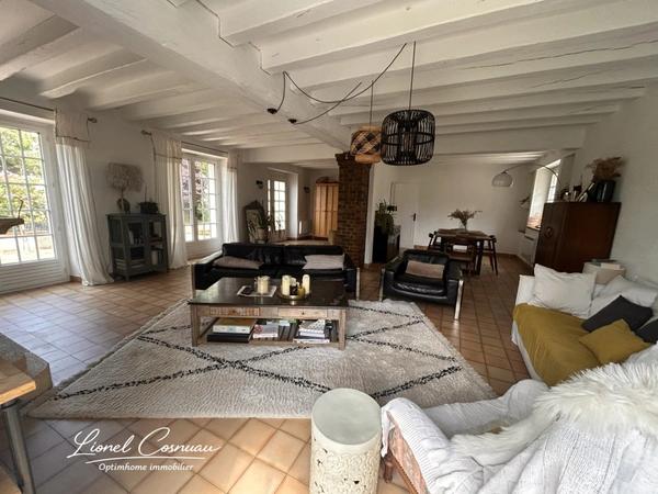 Maison de caractère rénovée 272 m² – 1h de Paris – Proche Dreux – Suite parentale d’exception – Terrain 2100 m² – Accès rapide N12