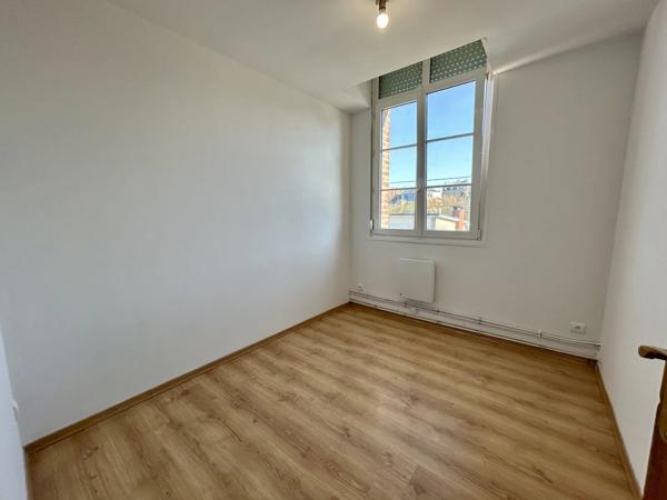 Location Appartement 4 pièces 73 m2 à Saint-Quentin