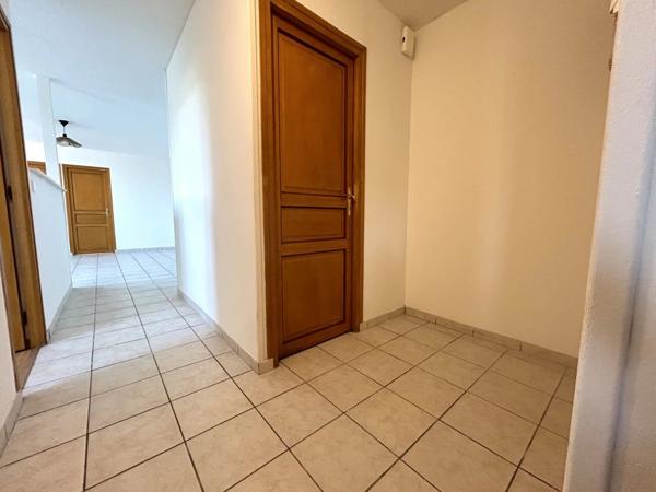 Location Appartement 4 pièces 73 m2 à Saint-Quentin