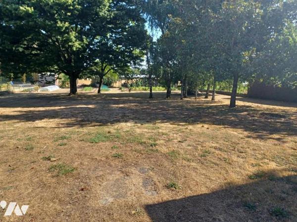 Maison de plain-pied avec sous-sol et 3 chambres