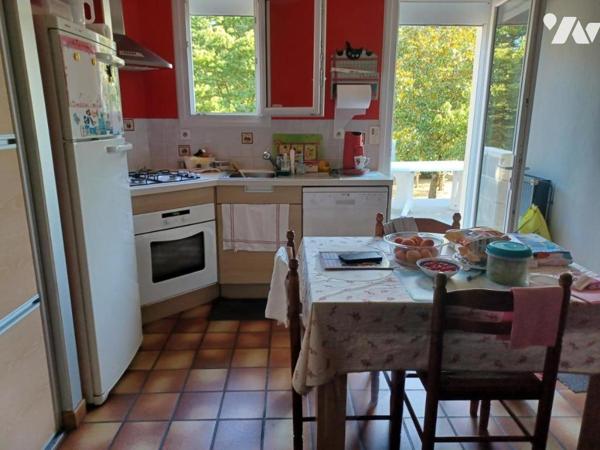 Maison de plain-pied avec sous-sol et 3 chambres