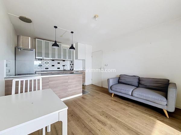 Vente                                                      Appartement
                        
                     2 pièces                                         à Limeil-Brévannes