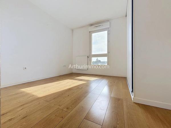 Vente                                                      Appartement
                        
                     2 pièces                                         à Limeil-Brévannes