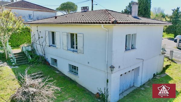 Villa avec grand garage et jardin. Penne-d'Agenais (47140)