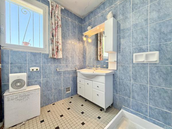 Villa avec grand garage et jardin. Penne-d'Agenais (47140)