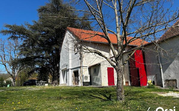 Maison à vendre    6 pièces • 210,26 m2 Vendat