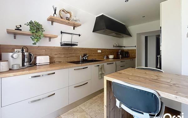 Maison à vendre    6 pièces • 210,26 m2 Vendat