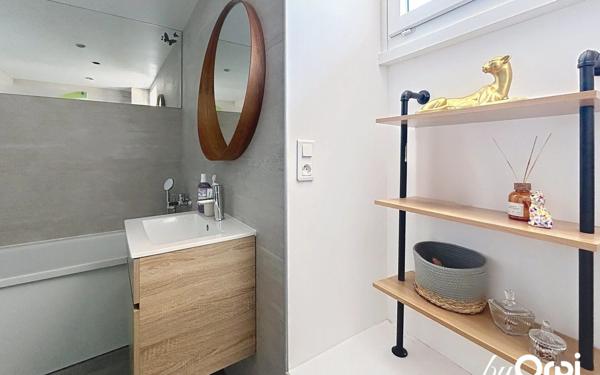 Maison à vendre    6 pièces • 210,26 m2 Vendat