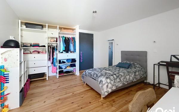 Maison à vendre    6 pièces • 210,26 m2 Vendat