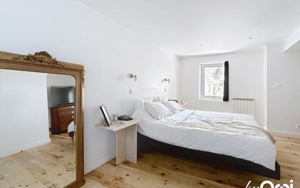 Maison à vendre    6 pièces • 210,26 m2 Vendat