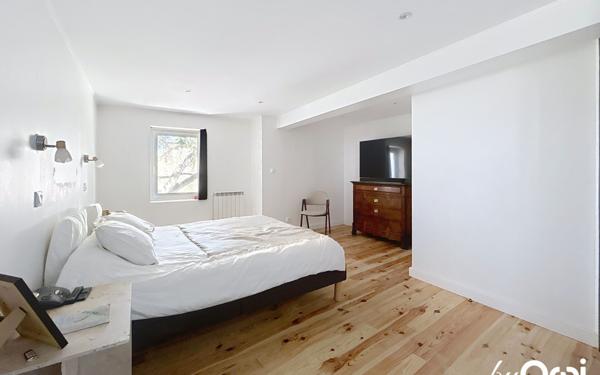 Maison à vendre    6 pièces • 210,26 m2 Vendat