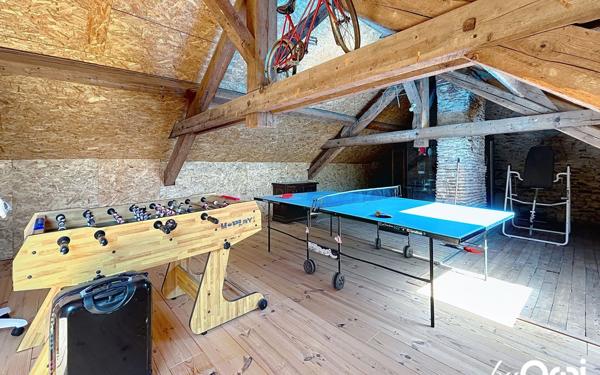 Maison à vendre    6 pièces • 210,26 m2 Vendat