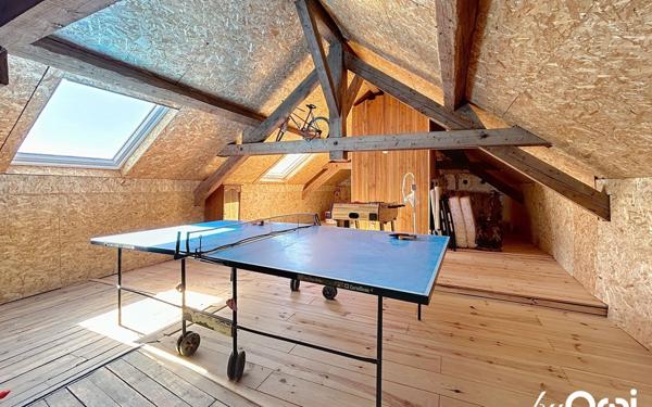 Maison à vendre    6 pièces • 210,26 m2 Vendat