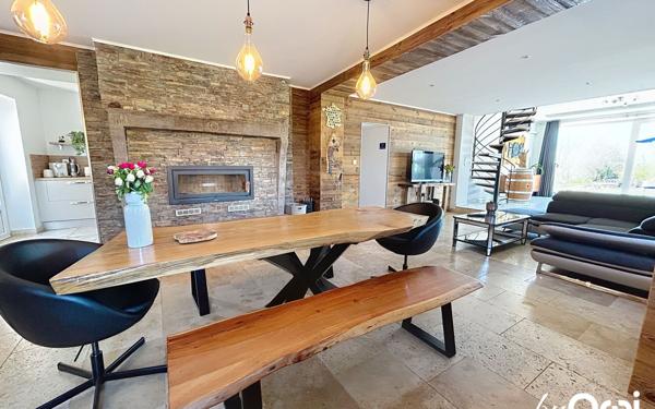 Maison à vendre    6 pièces • 210,26 m2 Vendat