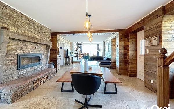 Maison à vendre    6 pièces • 210,26 m2 Vendat