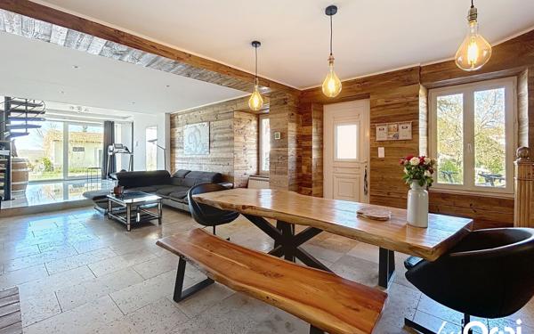 Maison à vendre    6 pièces • 210,26 m2 Vendat