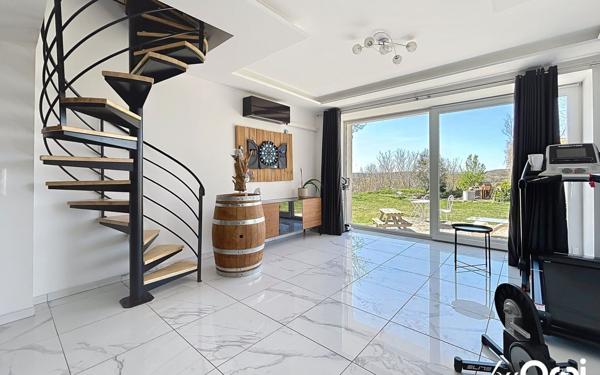 Maison à vendre    6 pièces • 210,26 m2 Vendat