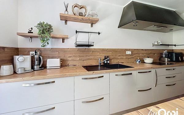 Maison à vendre    6 pièces • 210,26 m2 Vendat