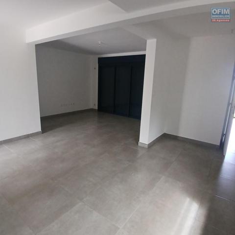 A LOUER bel appartement de type F3 avec jardin sur la Saline Les Hauts!