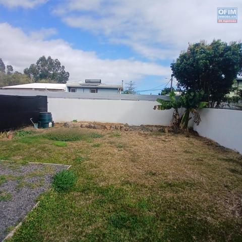 A LOUER bel appartement de type F3 avec jardin sur la Saline Les Hauts!