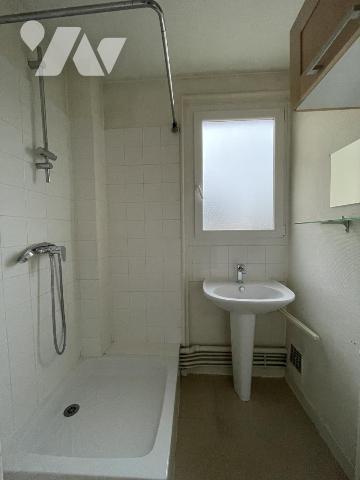 A VENDRE à REZE "Pont Rousseau" APPT T3 avec garage et cave