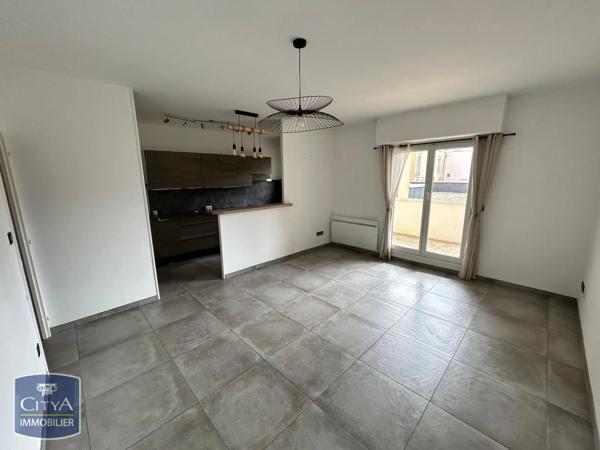 Appartement à louer 3 pièces 70.05m² Charleville-Mézières (08000)