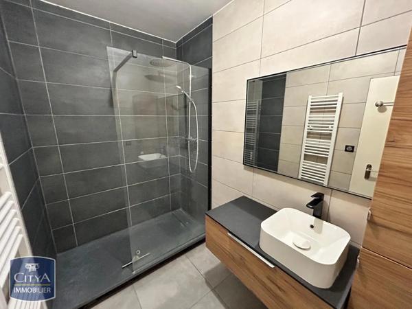 Appartement à louer 3 pièces 70.05m² Charleville-Mézières (08000)