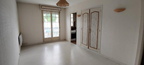 LA ROCHE POSAY / APPARTEMENT T2 à louer, 41m² Rés. Victor Hugo [REF. 6577]