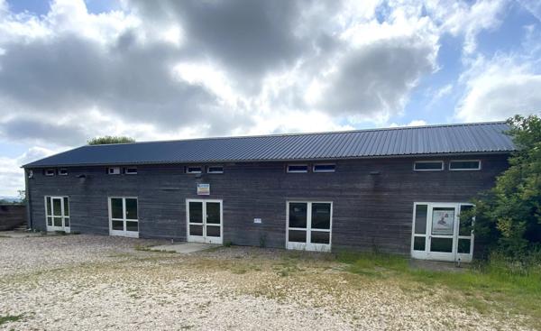 Local d'activité/bureau à louer PONT L'EVEQUE (14)- Superficie de 800 à 1450 m2