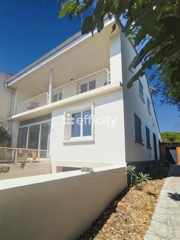 Maison
         6 pièces
        - 140 m² Exclusivité 739 000 € *