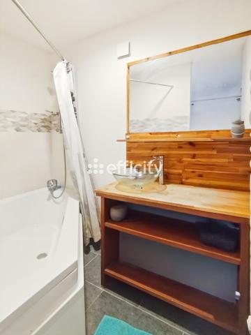 Maison
         6 pièces
        - 140 m² Exclusivité 739 000 € *