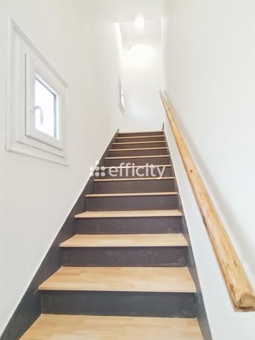 Maison
         6 pièces
        - 140 m² Exclusivité 739 000 € *