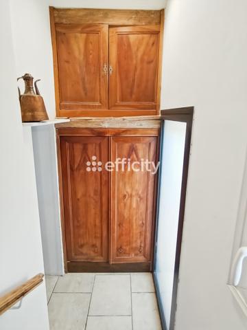 Maison
         6 pièces
        - 140 m² Exclusivité 739 000 € *