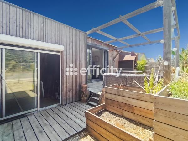 Maison
         6 pièces
        - 140 m² Exclusivité 739 000 € *