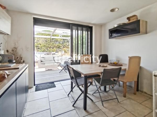 Maison
         6 pièces
        - 140 m² Exclusivité 739 000 € *
