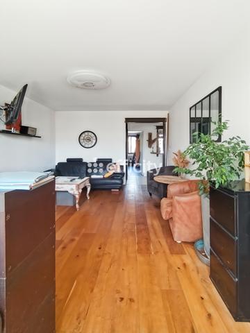 Maison
         6 pièces
        - 140 m² Exclusivité 739 000 € *