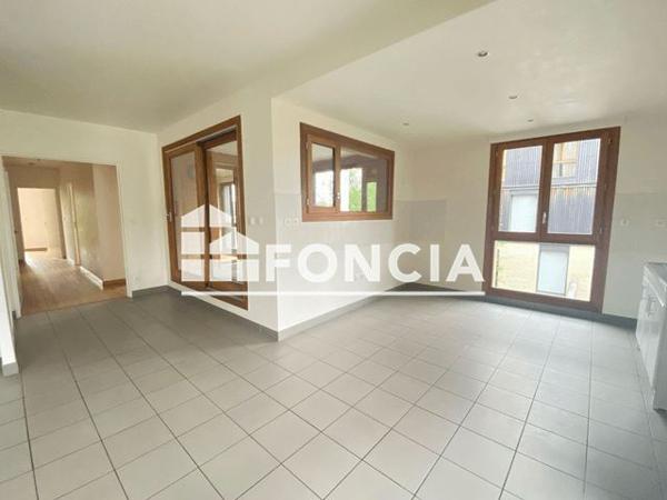 Location Appartement 5 pièces 123.5 m² - 15 BOULEVARD DE LA CHARITÉ Caen 14000